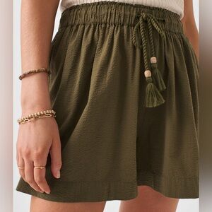 Faherty NWOT Olive Drawstring Tassel Shorts